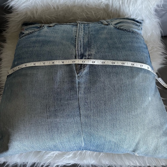 Trendy Jean cushion - Picture 7 of 8